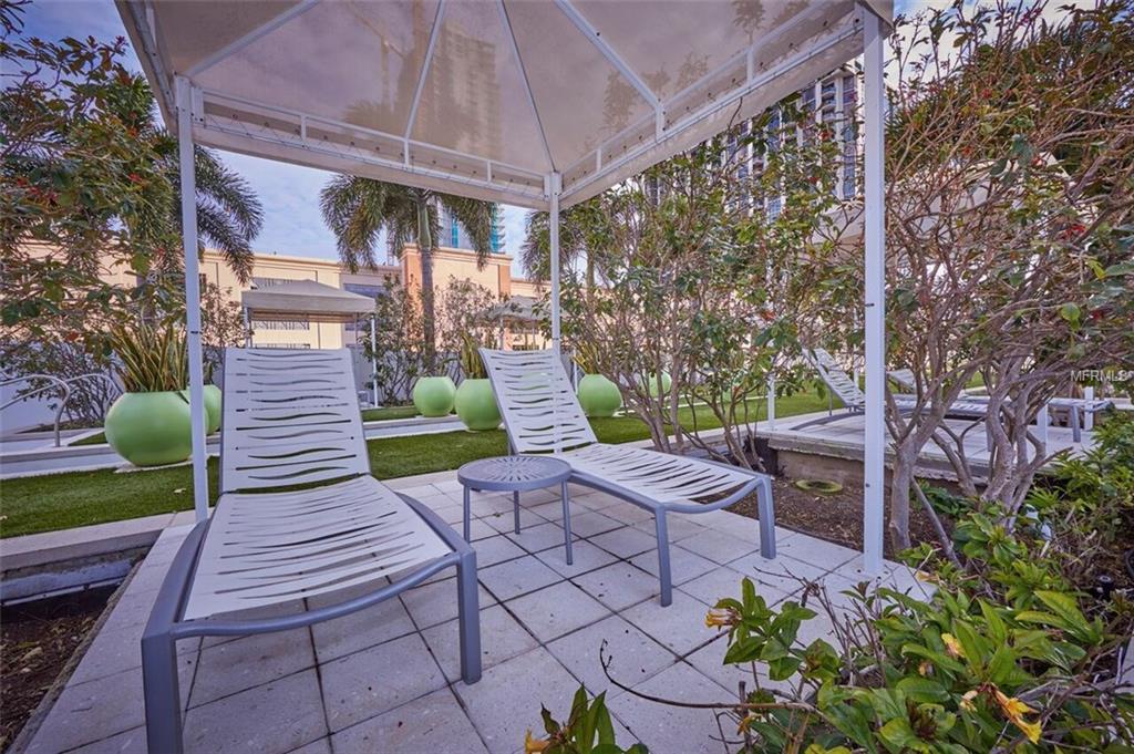 175 1ST STREET S, ST PETERSBURG, Florida 33701, 2 Bedrooms Bedrooms, 4 Rooms Rooms,2 BathroomsBathrooms,Residential,For sale,1ST,U7846511