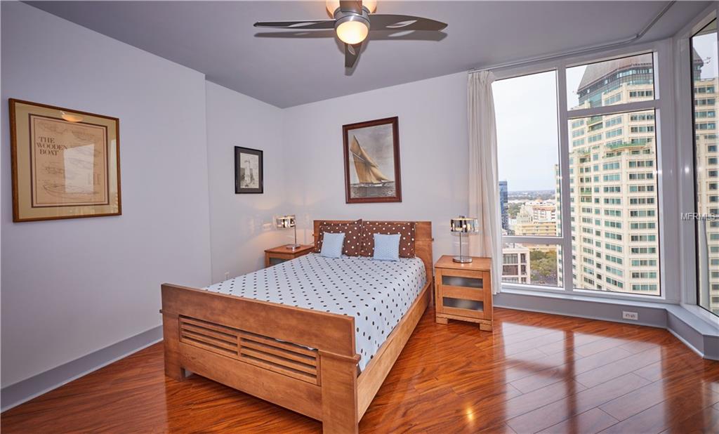 175 1ST STREET S, ST PETERSBURG, Florida 33701, 2 Bedrooms Bedrooms, 4 Rooms Rooms,2 BathroomsBathrooms,Residential,For sale,1ST,U7846511