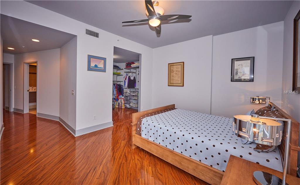 175 1ST STREET S, ST PETERSBURG, Florida 33701, 2 Bedrooms Bedrooms, 4 Rooms Rooms,2 BathroomsBathrooms,Residential,For sale,1ST,U7846511