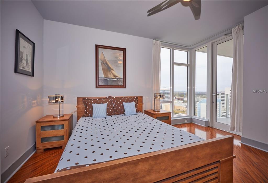 175 1ST STREET S, ST PETERSBURG, Florida 33701, 2 Bedrooms Bedrooms, 4 Rooms Rooms,2 BathroomsBathrooms,Residential,For sale,1ST,U7846511