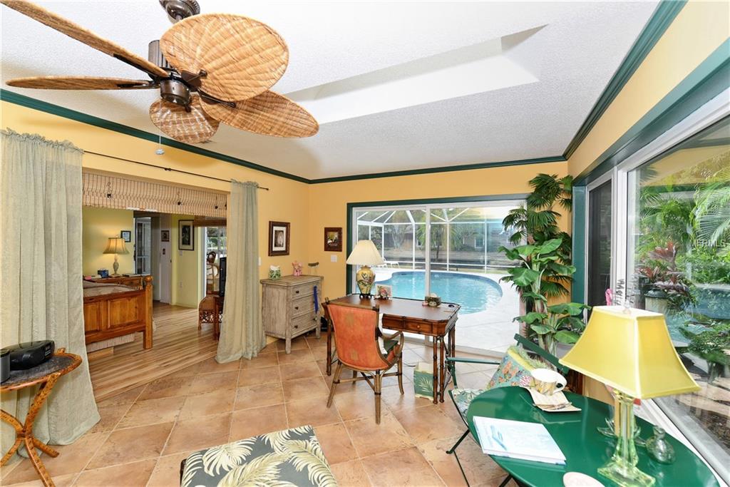 650 LONGVIEW DRIVE, LONGBOAT KEY, Florida 34228, 3 Bedrooms Bedrooms, 11 Rooms Rooms,2 BathroomsBathrooms,Residential,For sale,LONGVIEW,A4209769