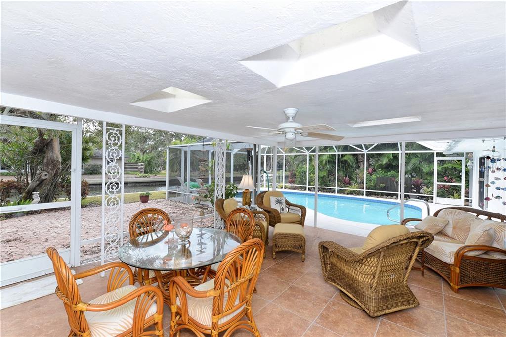 650 LONGVIEW DRIVE, LONGBOAT KEY, Florida 34228, 3 Bedrooms Bedrooms, 11 Rooms Rooms,2 BathroomsBathrooms,Residential,For sale,LONGVIEW,A4209769