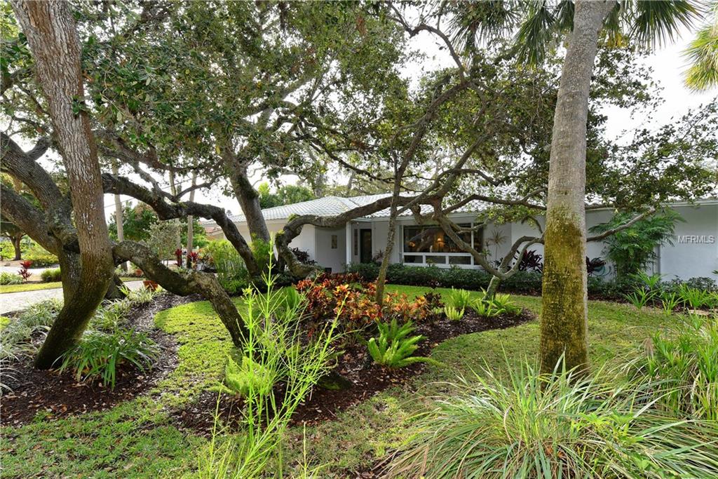 650 LONGVIEW DRIVE, LONGBOAT KEY, Florida 34228, 3 Bedrooms Bedrooms, 11 Rooms Rooms,2 BathroomsBathrooms,Residential,For sale,LONGVIEW,A4209769