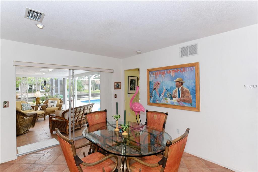 650 LONGVIEW DRIVE, LONGBOAT KEY, Florida 34228, 3 Bedrooms Bedrooms, 11 Rooms Rooms,2 BathroomsBathrooms,Residential,For sale,LONGVIEW,A4209769