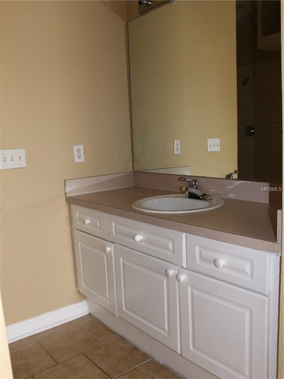 205 MANGO COURT, DAVENPORT, Florida 33897, 4 Bedrooms Bedrooms, 6 Rooms Rooms,3 BathroomsBathrooms,Residential,For sale,MANGO,O5552255