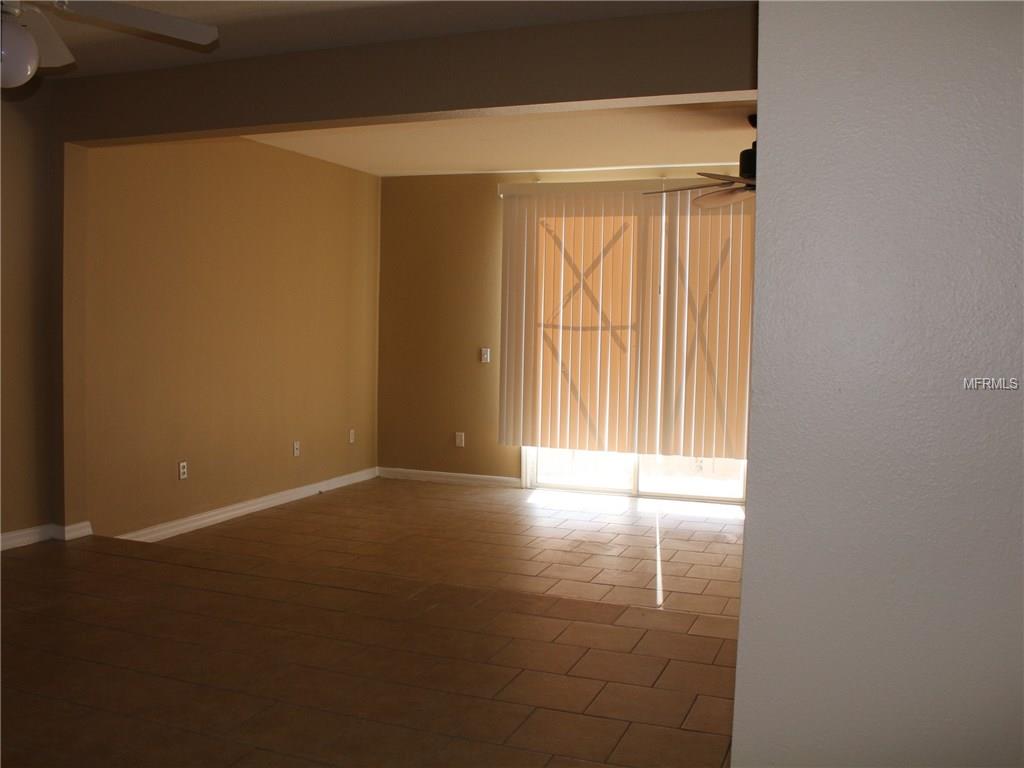 205 MANGO COURT, DAVENPORT, Florida 33897, 4 Bedrooms Bedrooms, 6 Rooms Rooms,3 BathroomsBathrooms,Residential,For sale,MANGO,O5552255