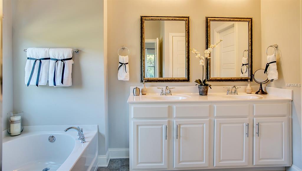 5808 TREVESTA PLACE, PALMETTO, Florida 34221, 5 Bedrooms Bedrooms, 3 Rooms Rooms,3 BathroomsBathrooms,Residential,For sale,TREVESTA,T2922093