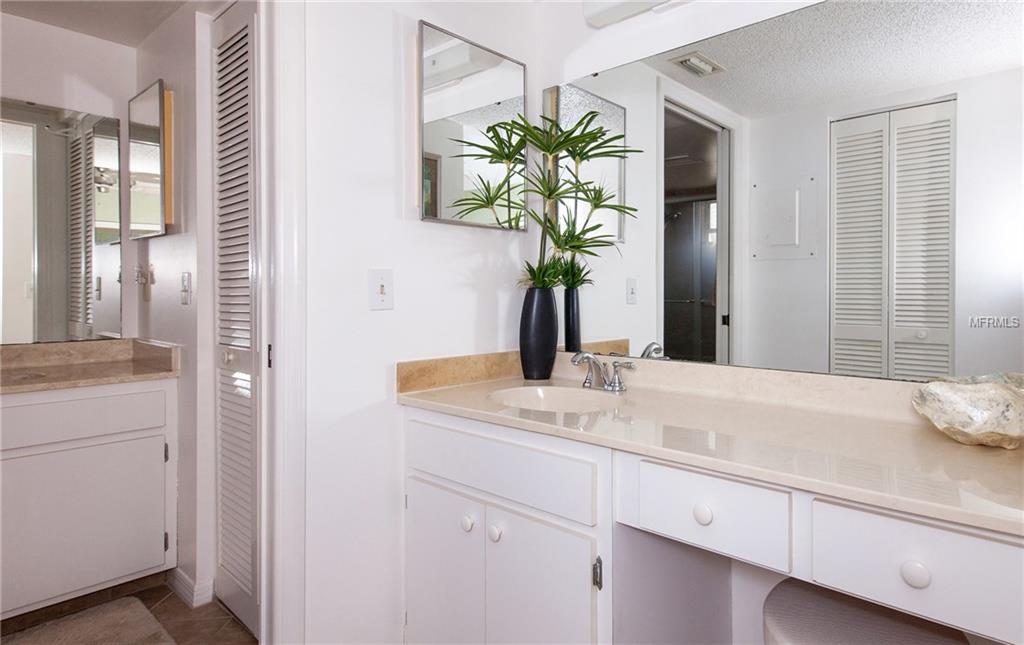 416 CERROMAR COURT, VENICE, Florida 34293, 2 Bedrooms Bedrooms, 8 Rooms Rooms,2 BathroomsBathrooms,Residential,For sale,CERROMAR,N5916196