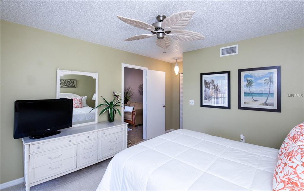 416 CERROMAR COURT, VENICE, Florida 34293, 2 Bedrooms Bedrooms, 8 Rooms Rooms,2 BathroomsBathrooms,Residential,For sale,CERROMAR,N5916196