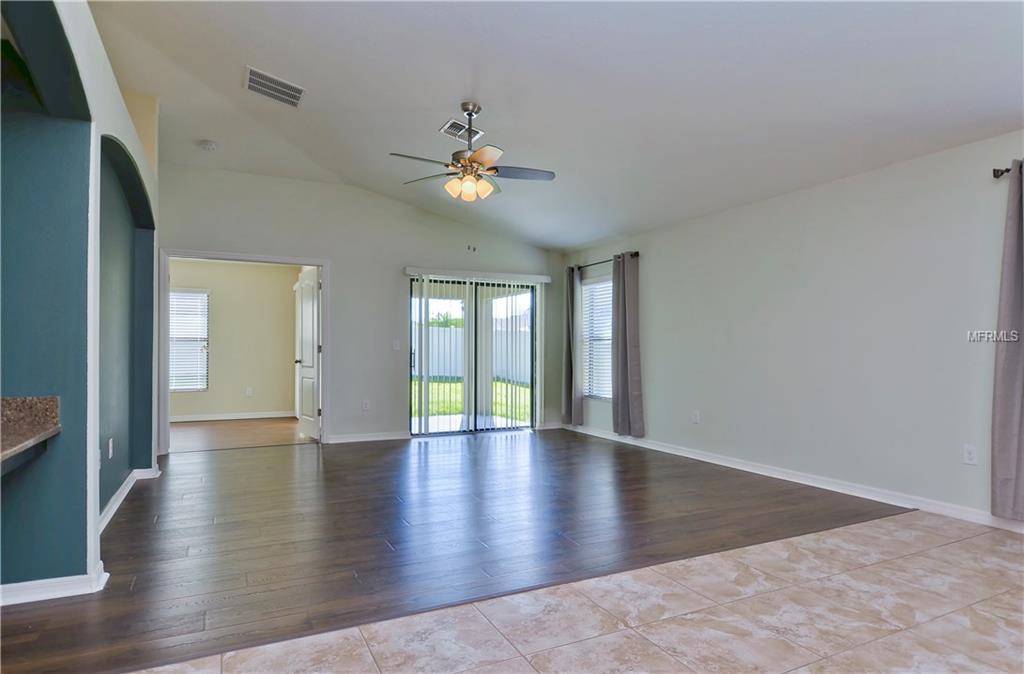 14201 STOCKWELL LANE, RUSKIN, Florida 33573, 3 Bedrooms Bedrooms, 5 Rooms Rooms,2 BathroomsBathrooms,Residential,For sale,STOCKWELL,T2918894