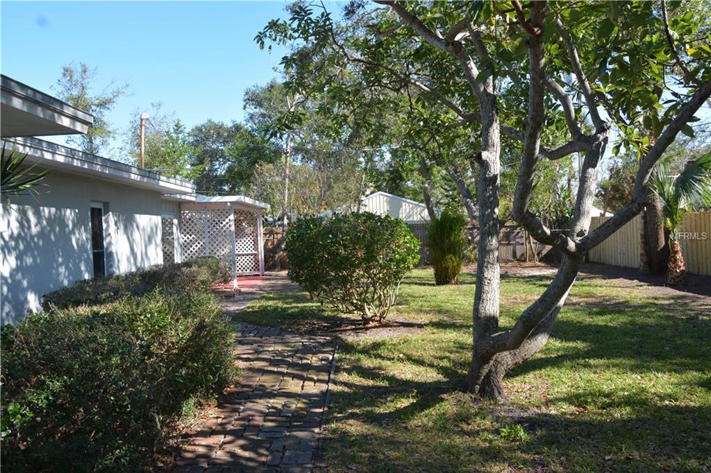 2432 INDIAN AVENUE, BELLEAIR BLUFFS, Florida 33770, 3 Bedrooms Bedrooms, 5 Rooms Rooms,2 BathroomsBathrooms,Residential,For sale,INDIAN,U7842679