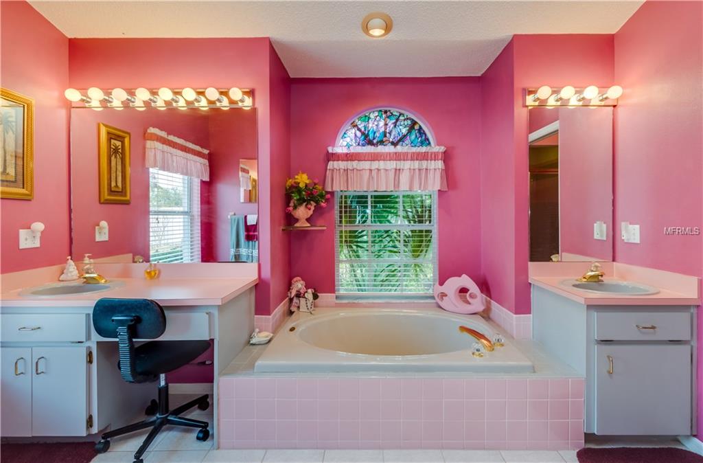 8199 BERKELEY MANOR BOULEVARD, SPRING HILL, Florida 34606, 3 Bedrooms Bedrooms, 7 Rooms Rooms,2 BathroomsBathrooms,Residential,For sale,BERKELEY MANOR,W7637556