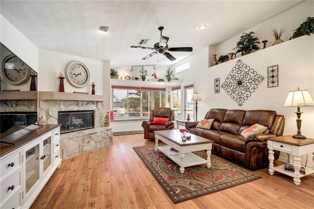 6216 BAYSIDE DRIVE, NEW PORT RICHEY, Florida 34652, 3 Bedrooms Bedrooms, 7 Rooms Rooms,2 BathroomsBathrooms,Residential,For sale,BAYSIDE,W7637680