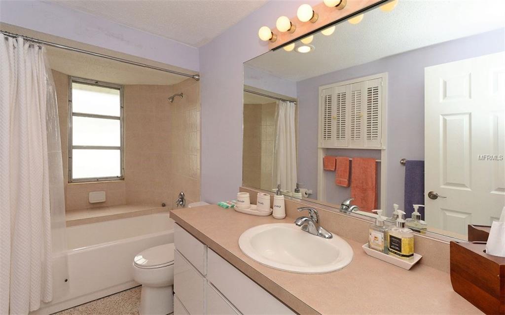 417 VILLAS DRIVE, VENICE, Florida 34285, 2 Bedrooms Bedrooms, 5 Rooms Rooms,2 BathroomsBathrooms,Residential,For sale,VILLAS,A4209657