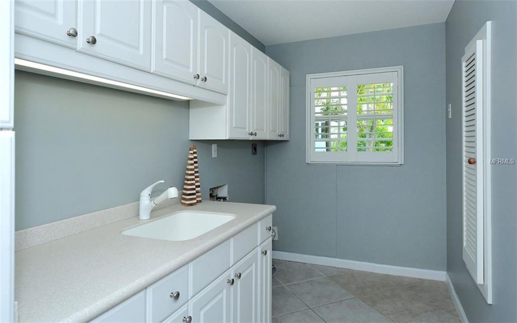 605 WILD TURKEY LANE, SARASOTA, Florida 34236, 3 Bedrooms Bedrooms, 5 Rooms Rooms,2 BathroomsBathrooms,Residential,For sale,WILD TURKEY,A4197243