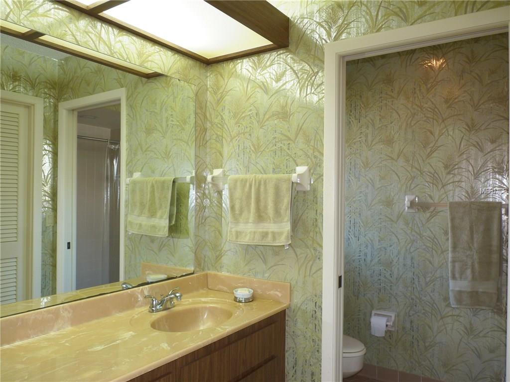 425 SPADARO DRIVE, VENICE, Florida 34285, 3 Bedrooms Bedrooms, 9 Rooms Rooms,2 BathroomsBathrooms,Residential,For sale,SPADARO,N5915786