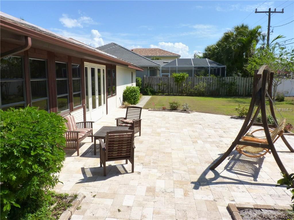 425 SPADARO DRIVE, VENICE, Florida 34285, 3 Bedrooms Bedrooms, 9 Rooms Rooms,2 BathroomsBathrooms,Residential,For sale,SPADARO,N5915786