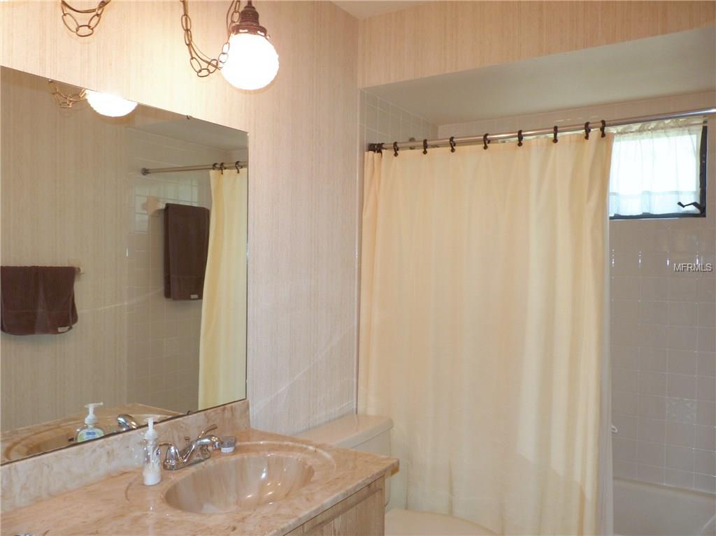 425 SPADARO DRIVE, VENICE, Florida 34285, 3 Bedrooms Bedrooms, 9 Rooms Rooms,2 BathroomsBathrooms,Residential,For sale,SPADARO,N5915786