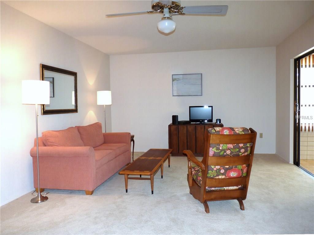 425 SPADARO DRIVE, VENICE, Florida 34285, 3 Bedrooms Bedrooms, 9 Rooms Rooms,2 BathroomsBathrooms,Residential,For sale,SPADARO,N5915786