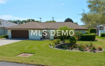 425 SPADARO DRIVE, VENICE, Florida 34285, 3 Bedrooms Bedrooms, 9 Rooms Rooms,2 BathroomsBathrooms,Residential,For sale,SPADARO,N5915786