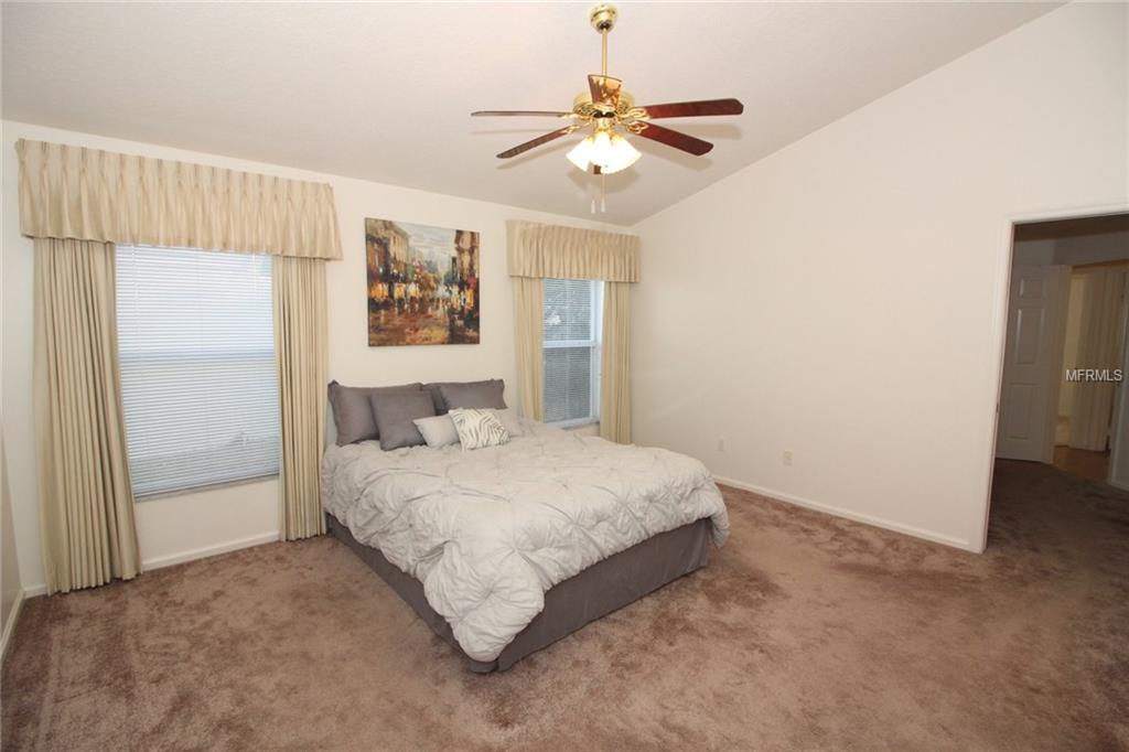 203 HAZELWOOD COURT, WINTER SPRINGS, Florida 32708, 4 Bedrooms Bedrooms, 8 Rooms Rooms,2 BathroomsBathrooms,Residential,For sale,HAZELWOOD,O5556284