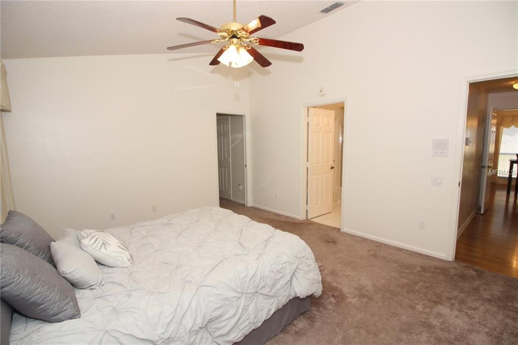 203 HAZELWOOD COURT, WINTER SPRINGS, Florida 32708, 4 Bedrooms Bedrooms, 8 Rooms Rooms,2 BathroomsBathrooms,Residential,For sale,HAZELWOOD,O5556284