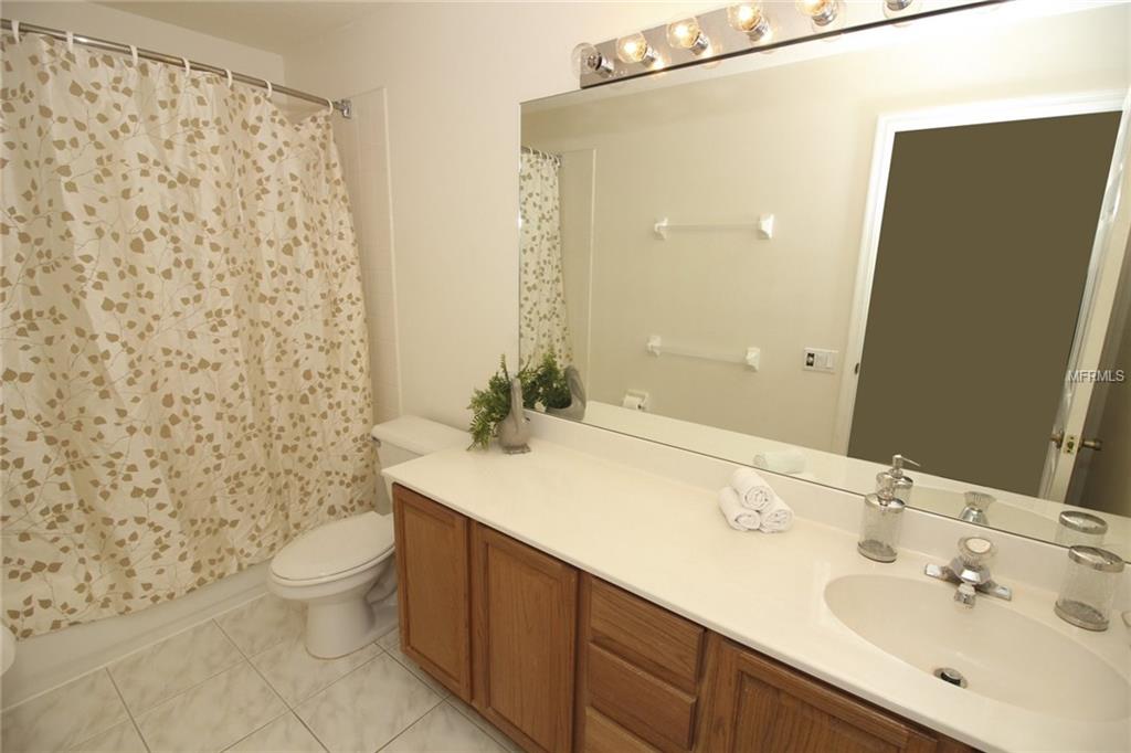 203 HAZELWOOD COURT, WINTER SPRINGS, Florida 32708, 4 Bedrooms Bedrooms, 8 Rooms Rooms,2 BathroomsBathrooms,Residential,For sale,HAZELWOOD,O5556284