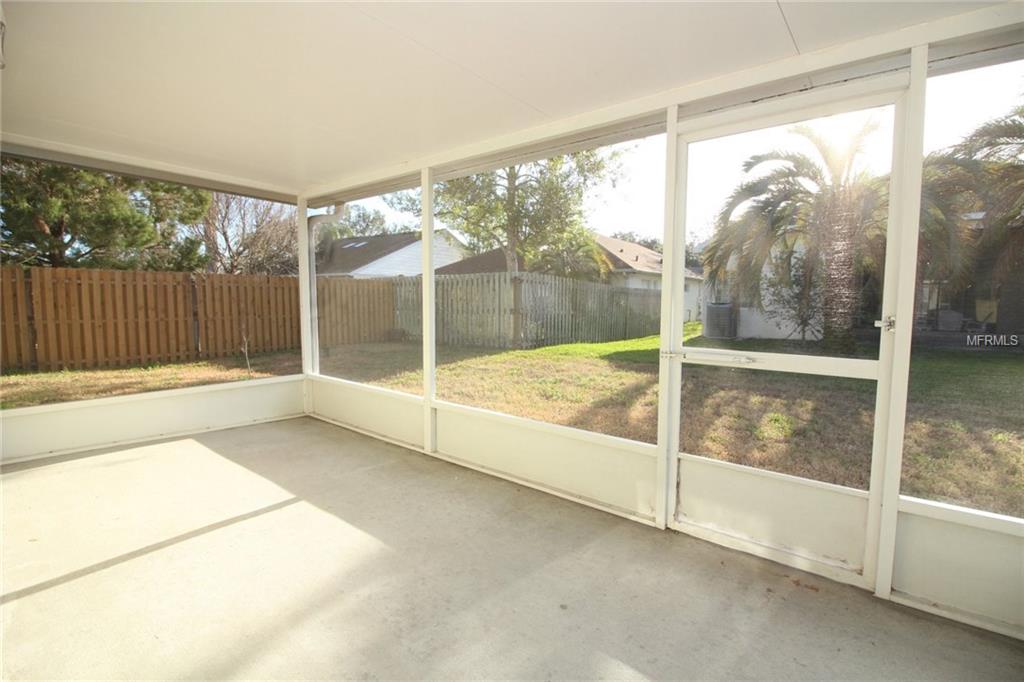 203 HAZELWOOD COURT, WINTER SPRINGS, Florida 32708, 4 Bedrooms Bedrooms, 8 Rooms Rooms,2 BathroomsBathrooms,Residential,For sale,HAZELWOOD,O5556284