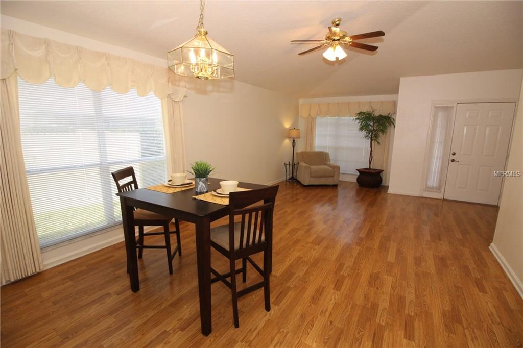 203 HAZELWOOD COURT, WINTER SPRINGS, Florida 32708, 4 Bedrooms Bedrooms, 8 Rooms Rooms,2 BathroomsBathrooms,Residential,For sale,HAZELWOOD,O5556284