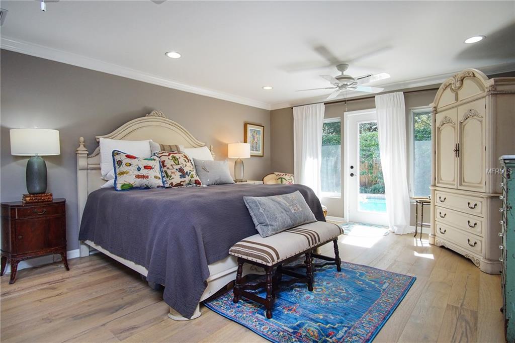 3602 W MULLEN AVENUE, TAMPA, Florida 33609, 4 Bedrooms Bedrooms, 10 Rooms Rooms,4 BathroomsBathrooms,Residential,For sale,MULLEN,T2926209