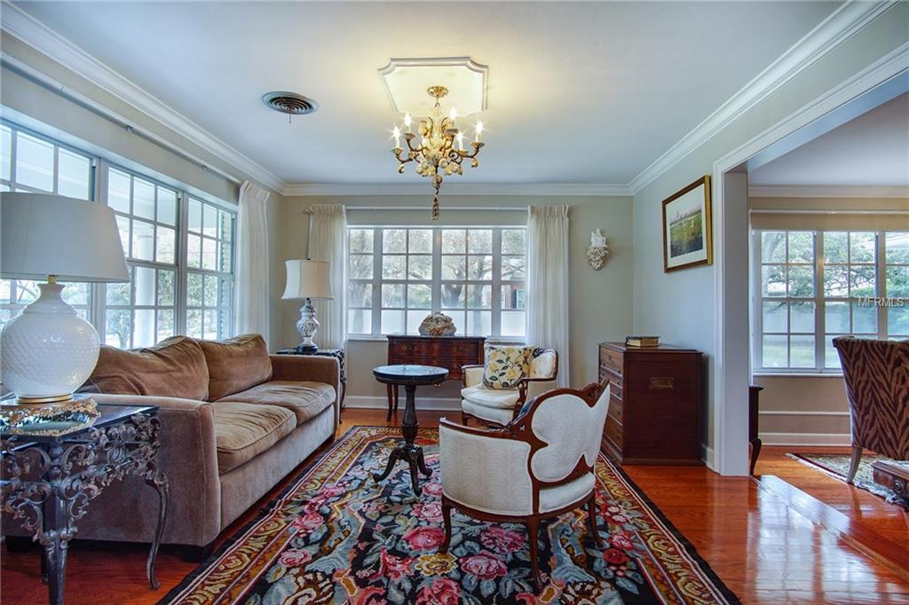 3602 W MULLEN AVENUE, TAMPA, Florida 33609, 4 Bedrooms Bedrooms, 10 Rooms Rooms,4 BathroomsBathrooms,Residential,For sale,MULLEN,T2926209