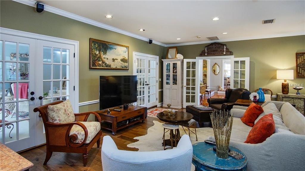 3602 W MULLEN AVENUE, TAMPA, Florida 33609, 4 Bedrooms Bedrooms, 10 Rooms Rooms,4 BathroomsBathrooms,Residential,For sale,MULLEN,T2926209