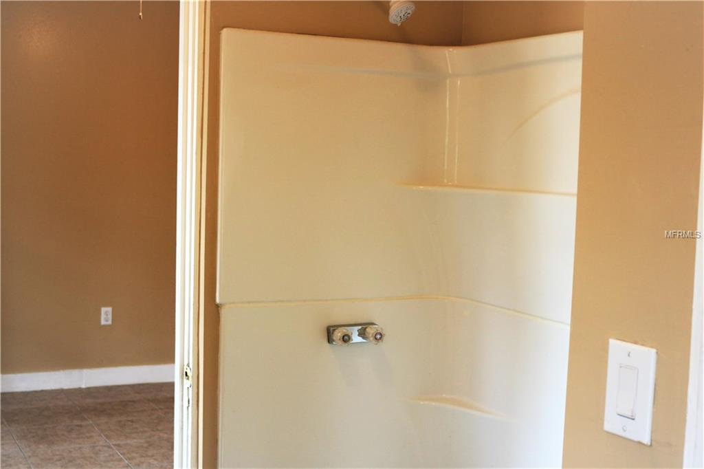 831 OAK STREET, LAKE WALES, Florida 33859, 3 Bedrooms Bedrooms, 6 Rooms Rooms,2 BathroomsBathrooms,Residential,For sale,OAK,O5560594