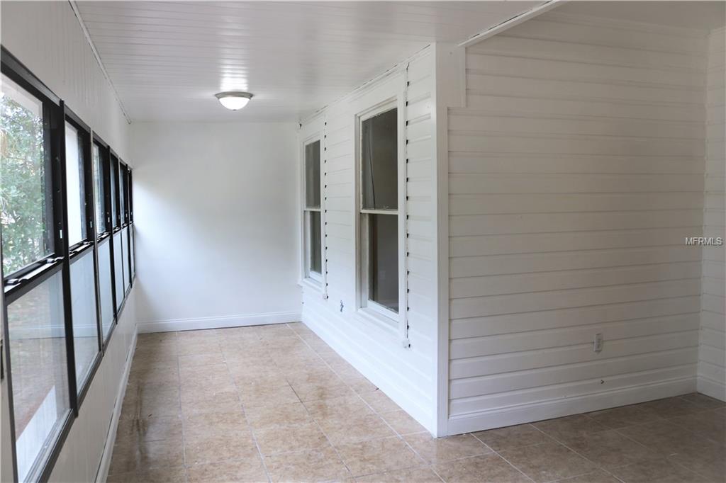 831 OAK STREET, LAKE WALES, Florida 33859, 3 Bedrooms Bedrooms, 6 Rooms Rooms,2 BathroomsBathrooms,Residential,For sale,OAK,O5560594