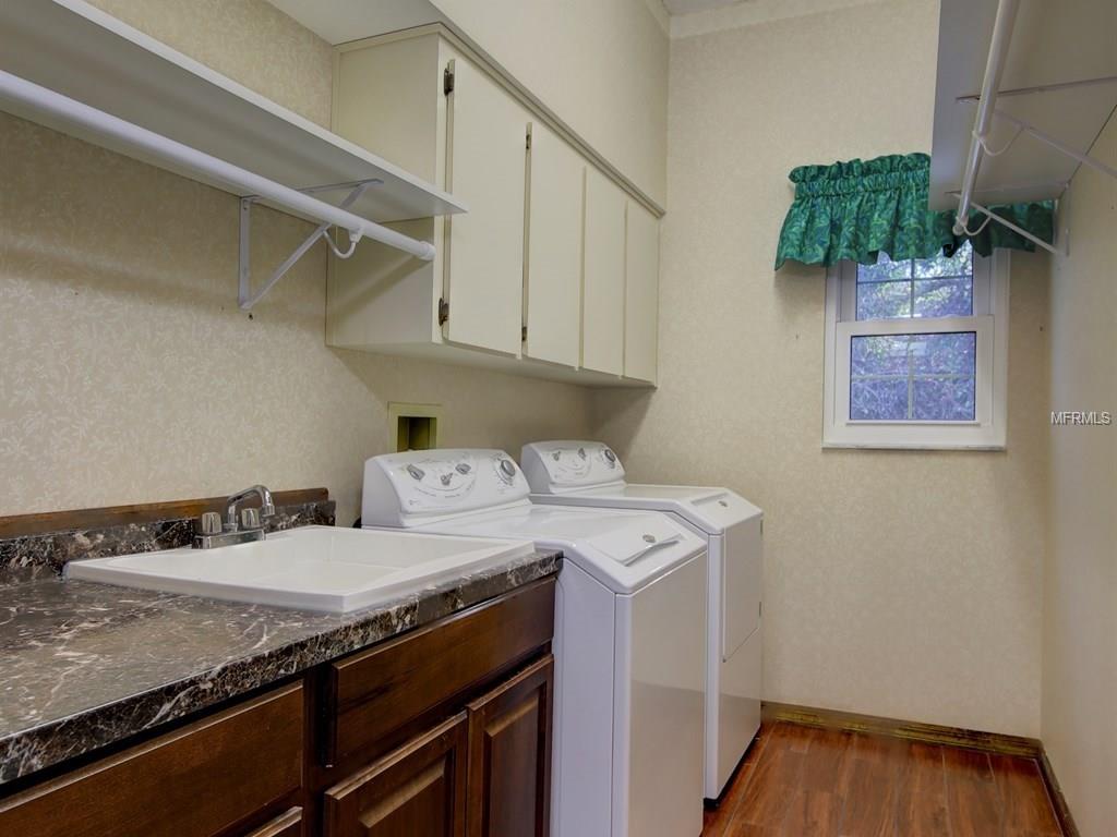 50 WOODGLEN COURT, OLDSMAR, Florida 34677, 4 Bedrooms Bedrooms, 8 Rooms Rooms,4 BathroomsBathrooms,Residential,For sale,WOODGLEN,U7802982