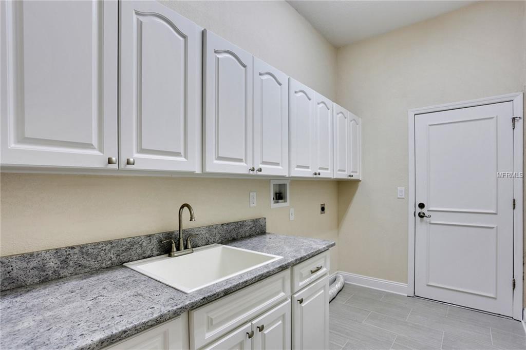 1690 SPARKLING COURT, DUNEDIN, Florida 34698, 4 Bedrooms Bedrooms, 3 Rooms Rooms,5 BathroomsBathrooms,Residential,For sale,SPARKLING,T2900033