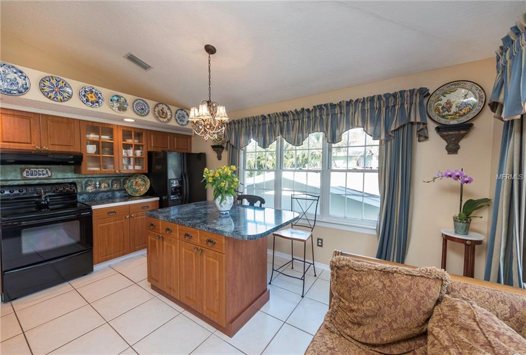 17714 1ST STREET E, REDINGTON SHORES, Florida 33708, 3 Bedrooms Bedrooms, 5 Rooms Rooms,2 BathroomsBathrooms,Residential,For sale,1ST,U7839410