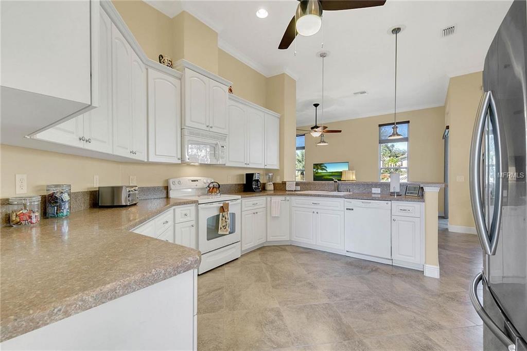 27213 JADE ISLE COURT, LEESBURG, Florida 34748, 3 Bedrooms Bedrooms, 10 Rooms Rooms,2 BathroomsBathrooms,Residential,For sale,JADE ISLE,G4851809