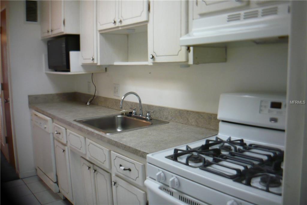 5915 18TH STREET N, ST PETERSBURG, Florida 33714, 1 Bedroom Bedrooms, 5 Rooms Rooms,1 BathroomBathrooms,Residential,For sale,18TH,U7846765