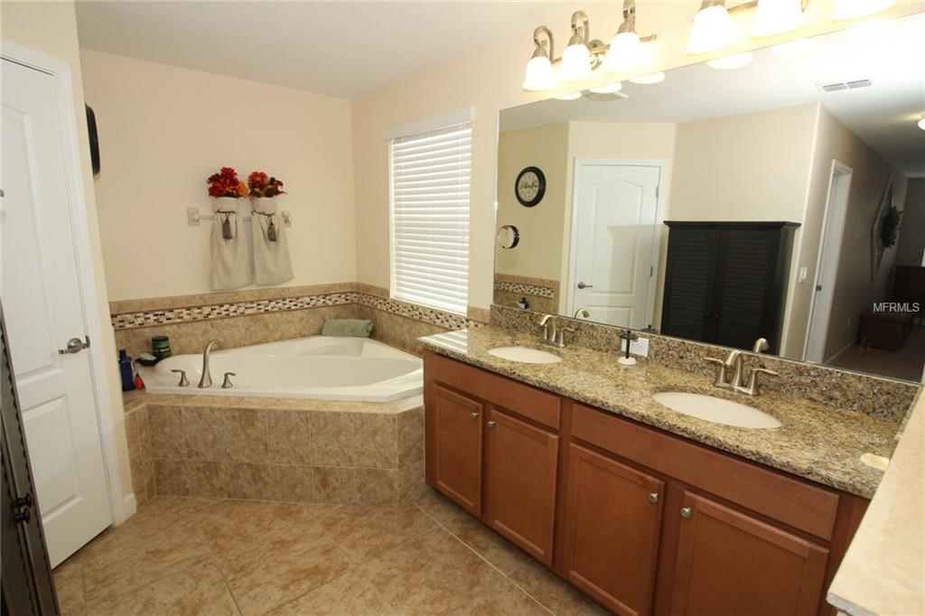 15400 FORT CLATSOP CRESCENT, WINTER GARDEN, Florida 34787, 6 Bedrooms Bedrooms, 10 Rooms Rooms,3 BathroomsBathrooms,Residential,For sale,FORT CLATSOP,O5561222