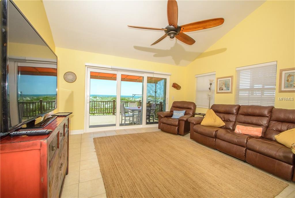 812 BEACH TRAIL INDIAN ROCKS BEACH, Florida 33785, 2 Bedrooms Bedrooms, 5 Rooms Rooms,2 BathroomsBathrooms,Residential,For sale,BEACH,U7840639