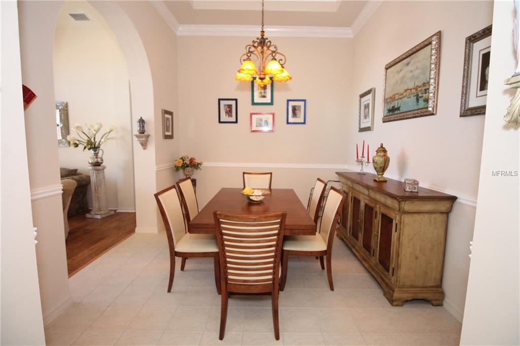 6607 38TH STREET E, SARASOTA, Florida 34243, 3 Bedrooms Bedrooms, 8 Rooms Rooms,2 BathroomsBathrooms,Residential,For sale,38TH,A4205540