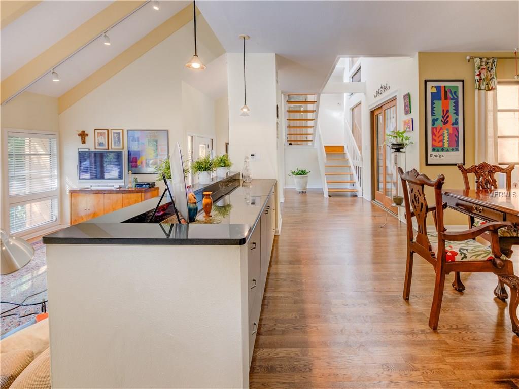 1344 PLEASANT WAY S, ST PETERSBURG, Florida 33705, 5 Bedrooms Bedrooms, 7 Rooms Rooms,4 BathroomsBathrooms,Residential,For sale,PLEASANT,U7843448