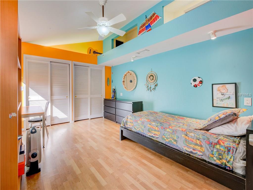 1344 PLEASANT WAY S, ST PETERSBURG, Florida 33705, 5 Bedrooms Bedrooms, 7 Rooms Rooms,4 BathroomsBathrooms,Residential,For sale,PLEASANT,U7843448