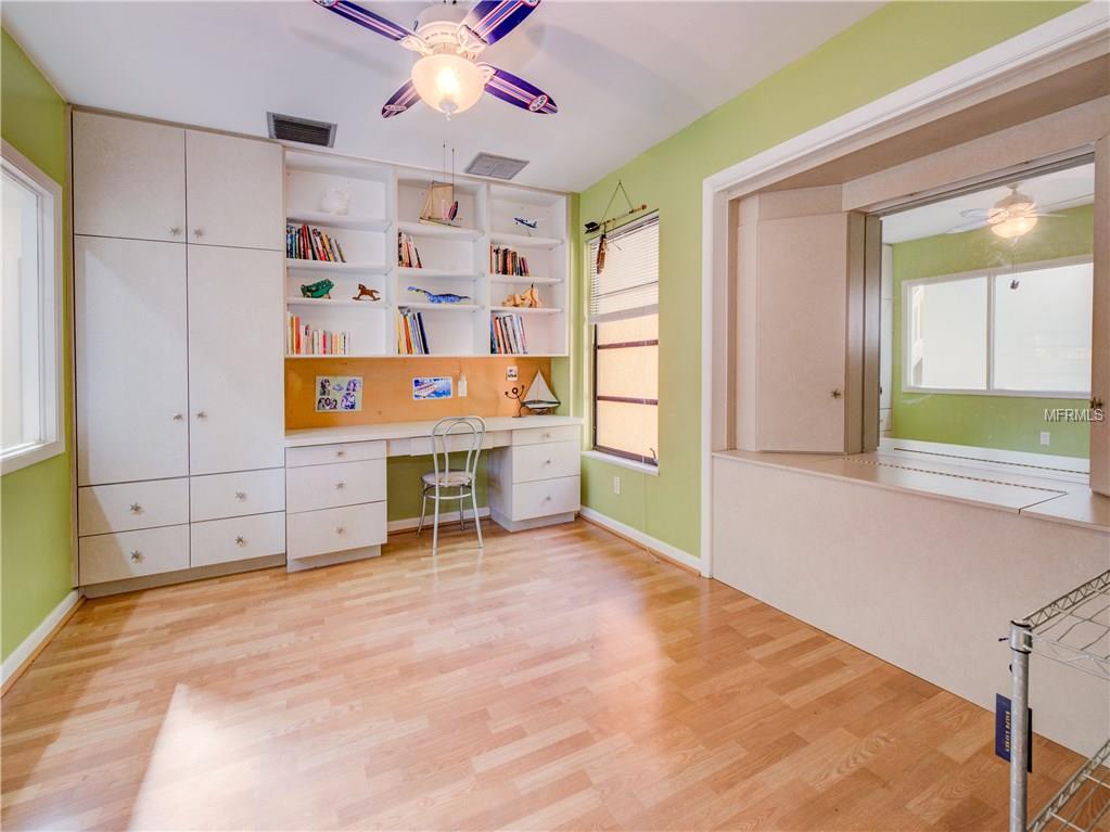 1344 PLEASANT WAY S, ST PETERSBURG, Florida 33705, 5 Bedrooms Bedrooms, 7 Rooms Rooms,4 BathroomsBathrooms,Residential,For sale,PLEASANT,U7843448