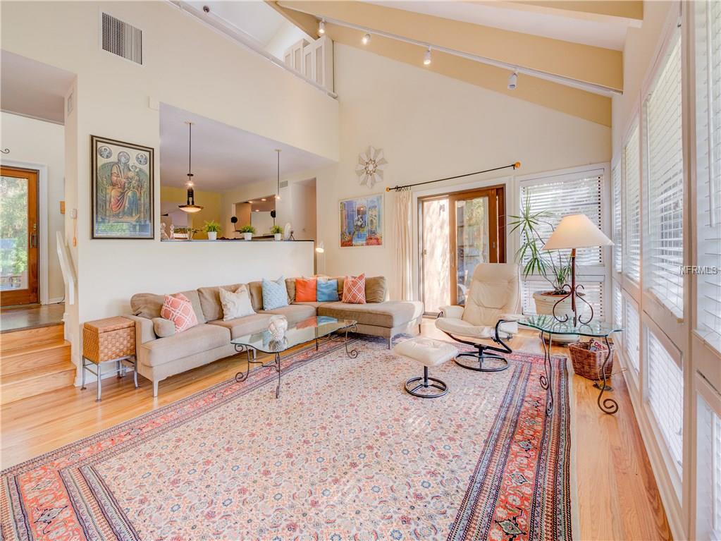 1344 PLEASANT WAY S, ST PETERSBURG, Florida 33705, 5 Bedrooms Bedrooms, 7 Rooms Rooms,4 BathroomsBathrooms,Residential,For sale,PLEASANT,U7843448