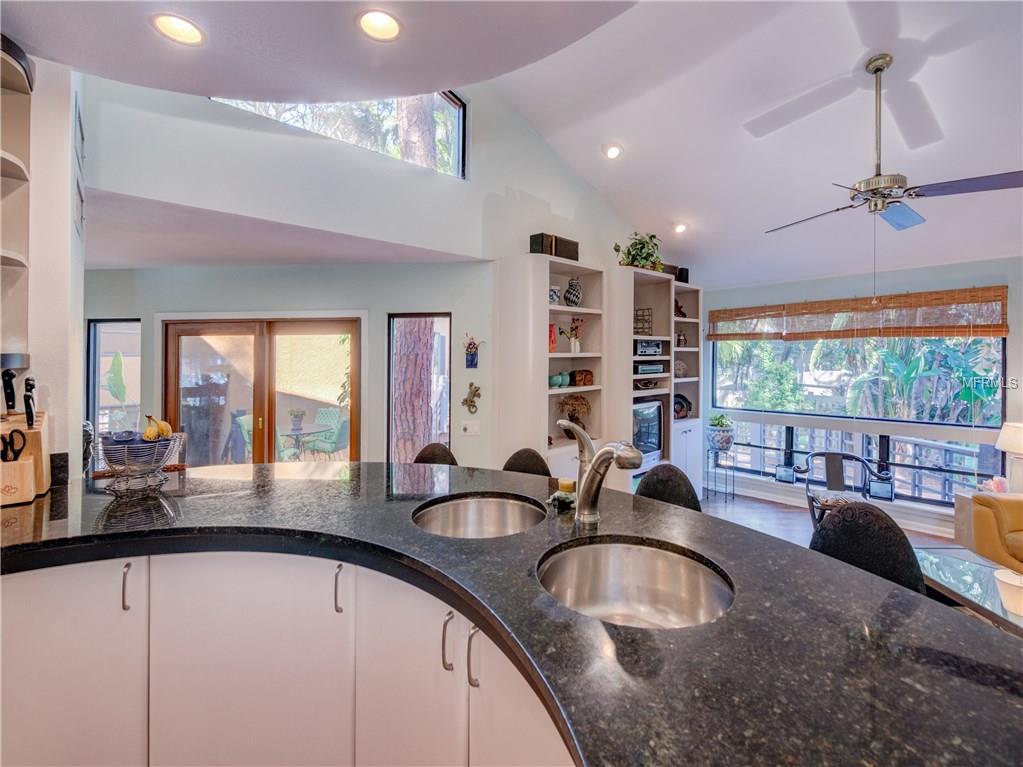 1344 PLEASANT WAY S, ST PETERSBURG, Florida 33705, 5 Bedrooms Bedrooms, 7 Rooms Rooms,4 BathroomsBathrooms,Residential,For sale,PLEASANT,U7843448