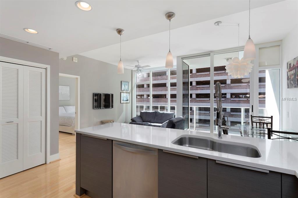 145 2ND AVENUE S, ST PETERSBURG, Florida 33701, 1 Bedroom Bedrooms, 3 Rooms Rooms,1 BathroomBathrooms,Residential,For sale,2ND,U7845327