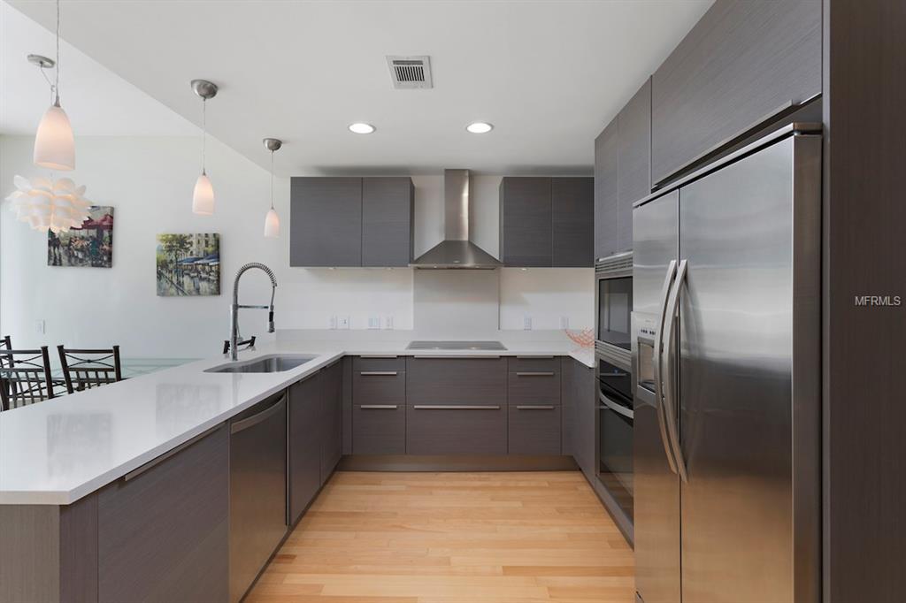 145 2ND AVENUE S, ST PETERSBURG, Florida 33701, 1 Bedroom Bedrooms, 3 Rooms Rooms,1 BathroomBathrooms,Residential,For sale,2ND,U7845327