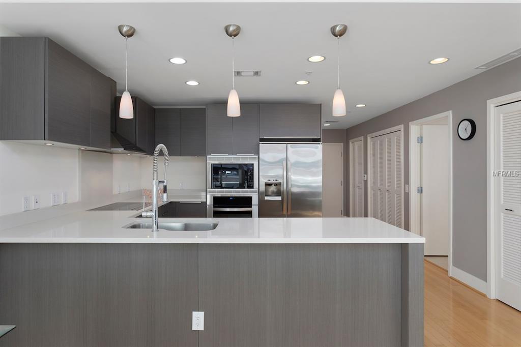 145 2ND AVENUE S, ST PETERSBURG, Florida 33701, 1 Bedroom Bedrooms, 3 Rooms Rooms,1 BathroomBathrooms,Residential,For sale,2ND,U7845327